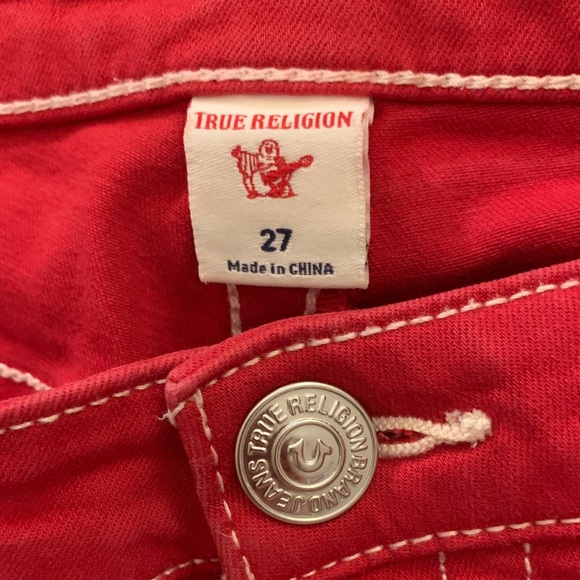 True Religion Jennie Curvy Mid Rise  Red Denim Women Shorts Size 27 - Picture 8 of 11